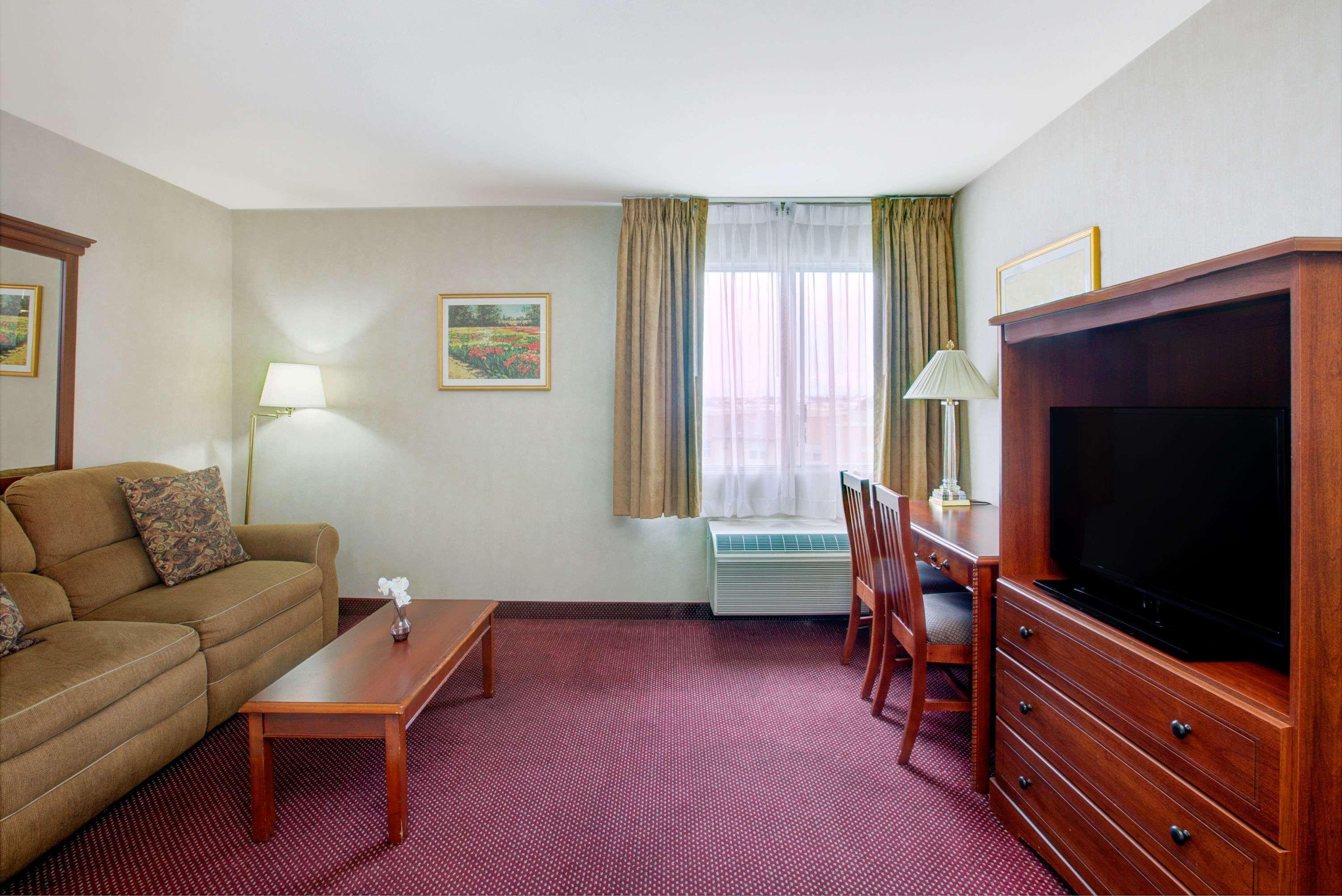 Hotel Ramada By Wyndham Hawthorne/Lax Exterior foto